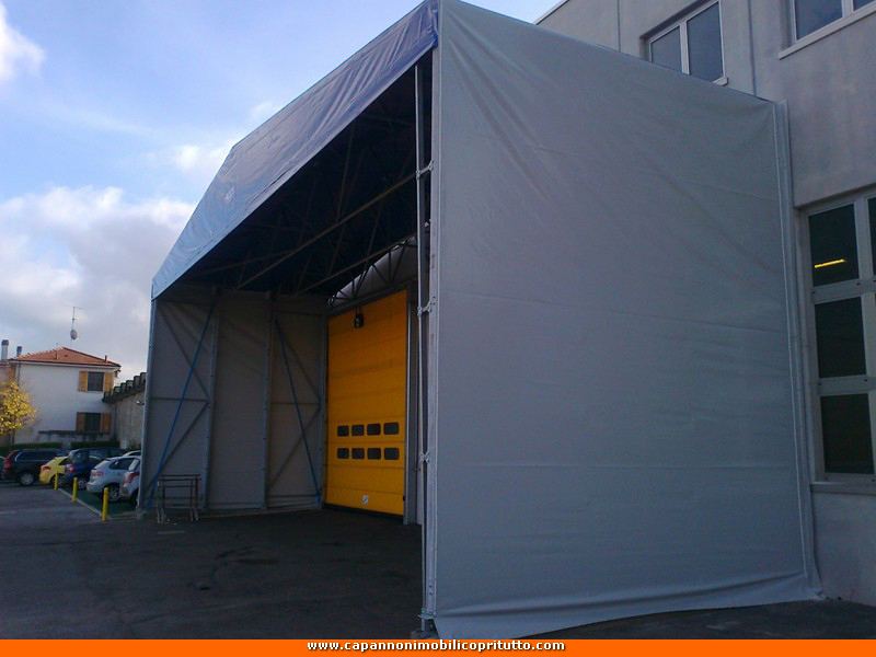 Capannone pvc a Piombino in Toscana