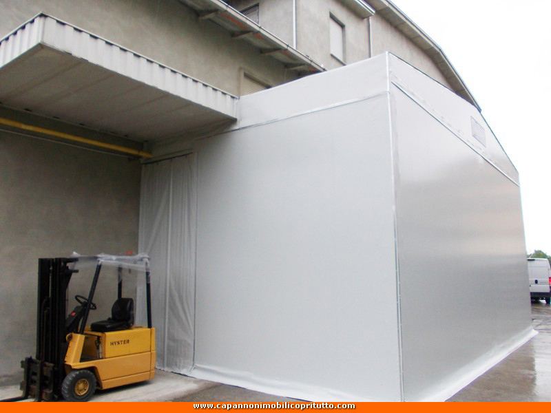Capannone frontale in pvc per Bergamo in Lombardia