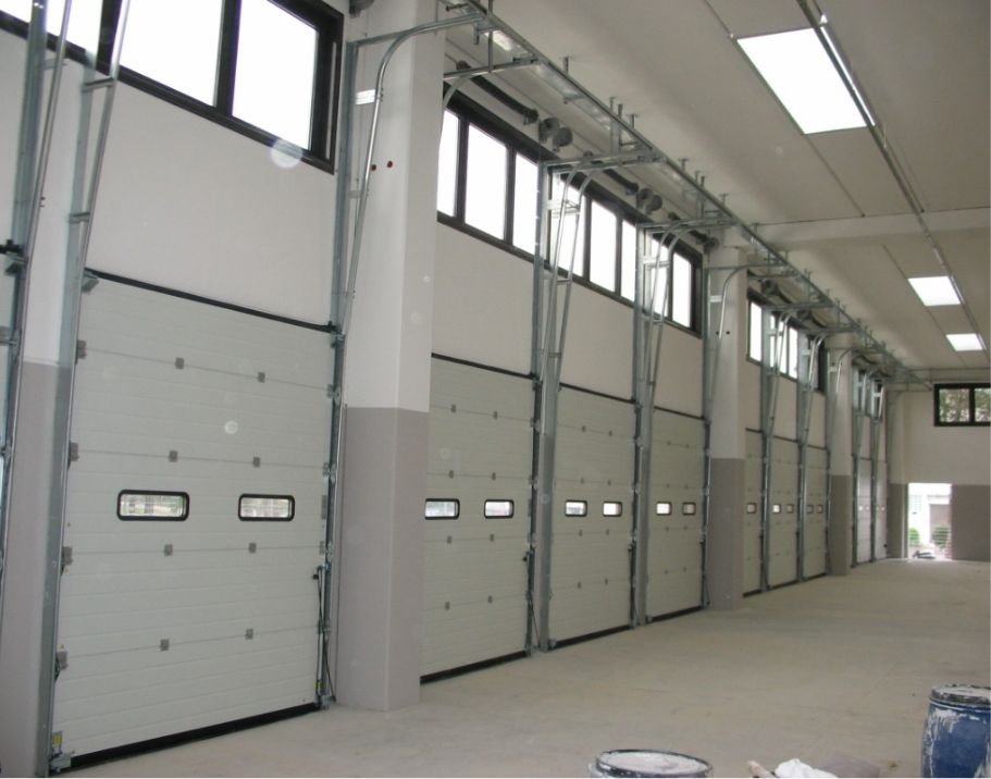 Portoni industriali sezionali