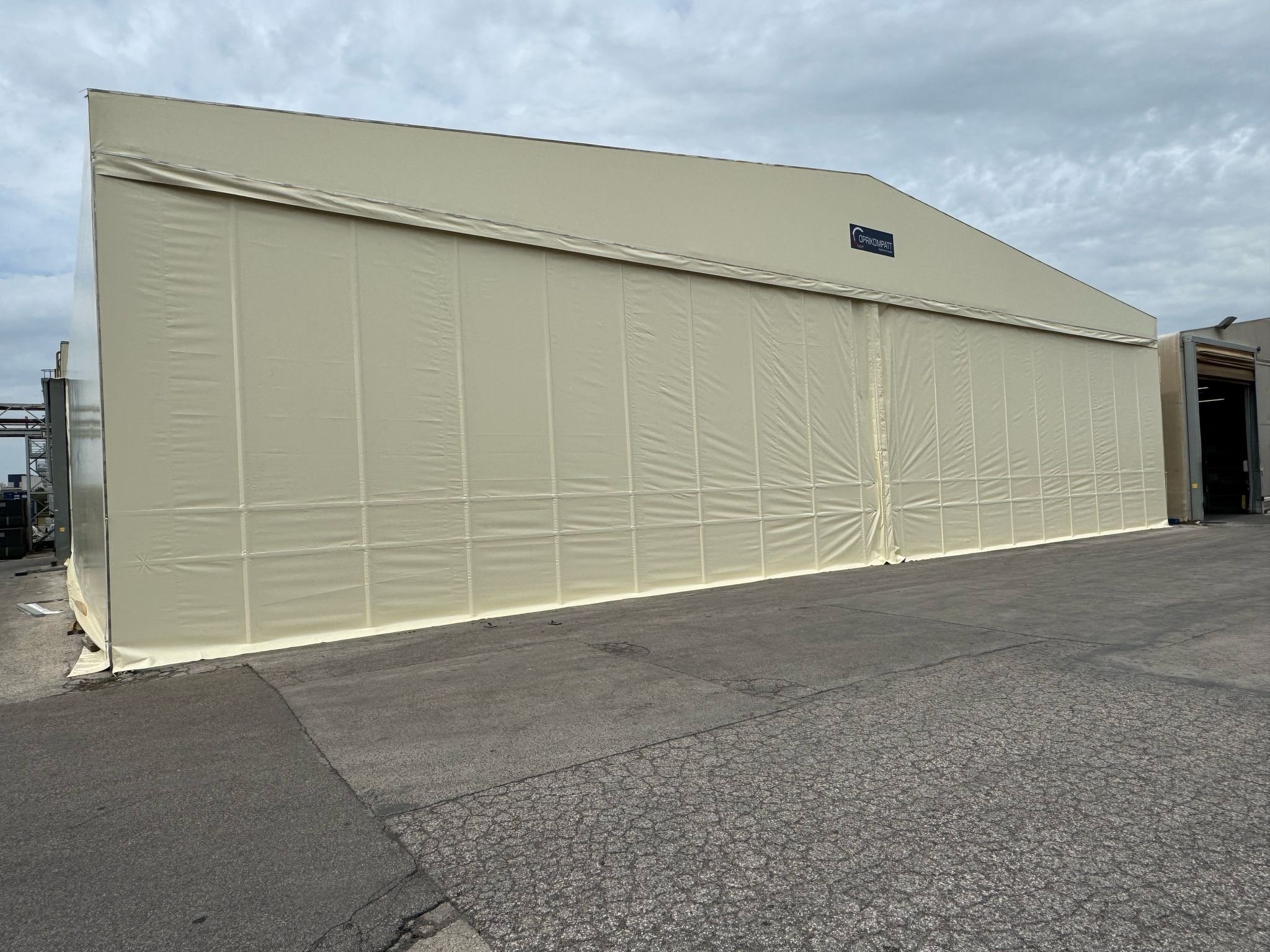 Copertura stoccaggio componenti automotive