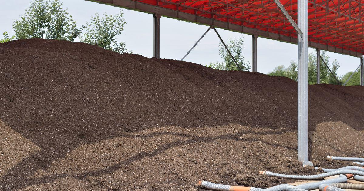 Come funziona il compostaggio industriale?